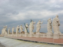 Roof statues